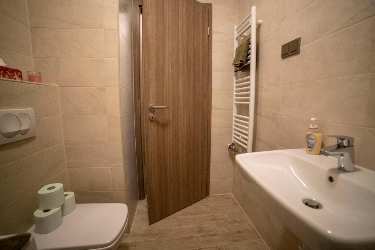 Sasadpark'S New Apartment In The West Part Of Buda Budapest Eksteriør billede